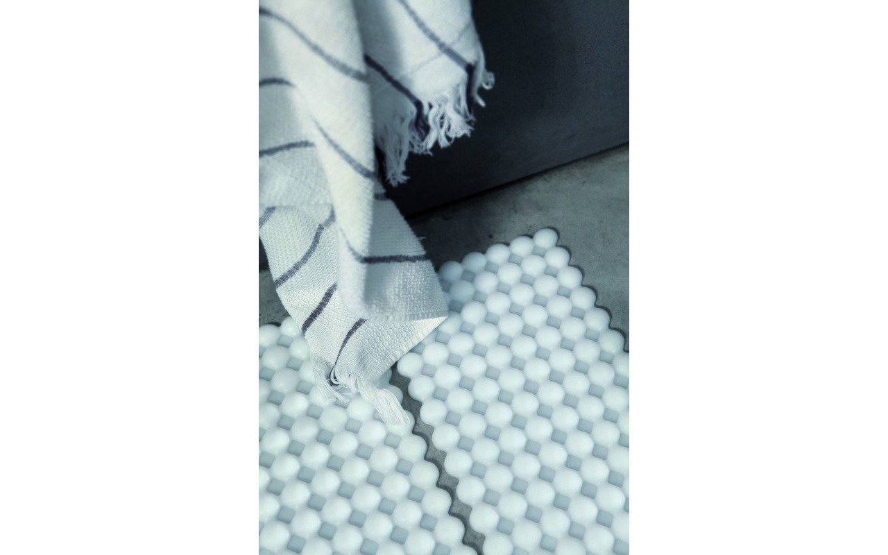 Aquatica Ovo Self Adhesive Backrest & BathroomFloor Mat picture № 0